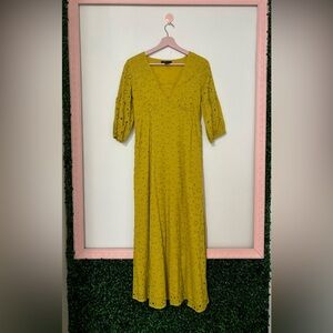 NWOT - Dress Naoo Lace Midi dress - size S